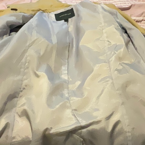 Banana Republic Trench Coat - Picture 7 of 8